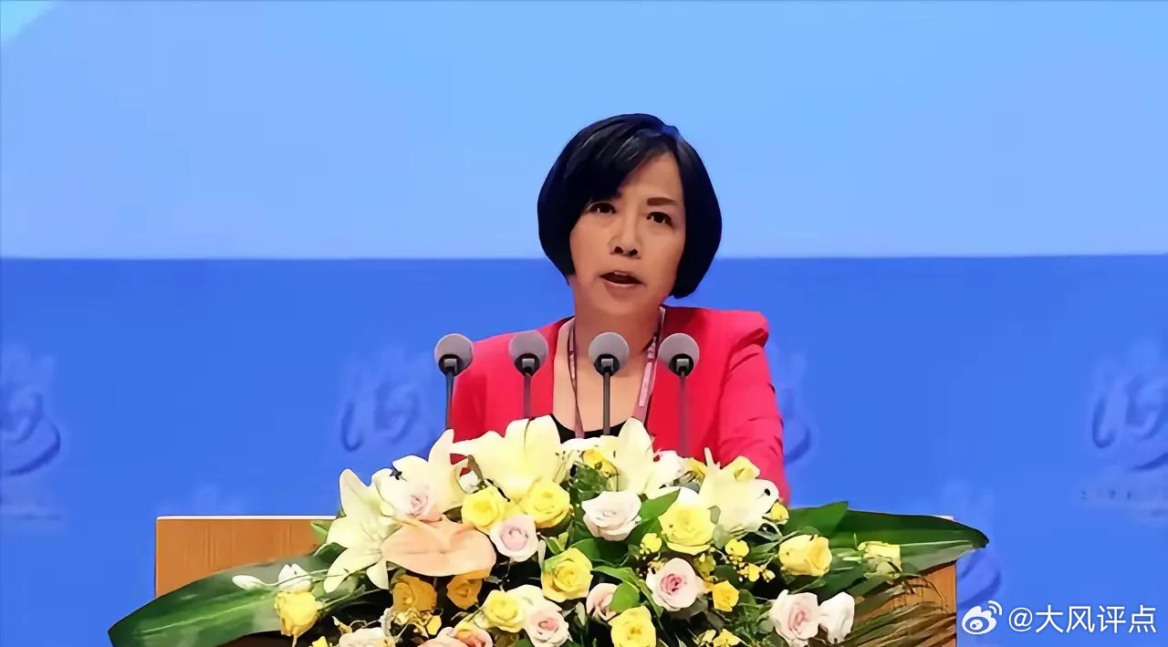 黄智贤喊了这么多年"统一"，最后大陆自己把她请出局了。不是因为她说错了什么，而是