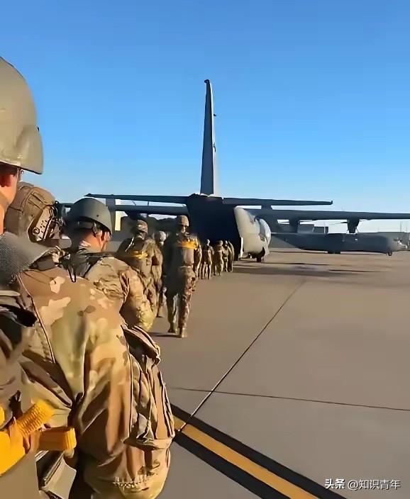 由35架C-17运输机和12架C-130运输机所组成编队已经从北美起飞

​​想