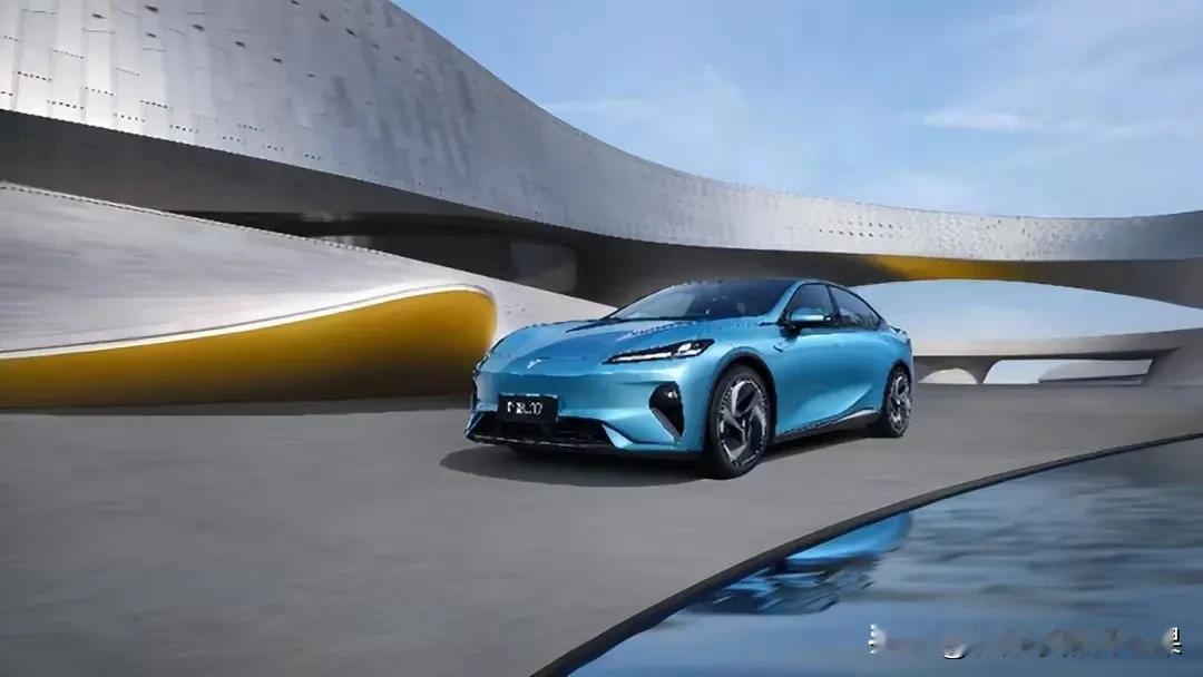 将来一定是国产汽车的天下：

要面子——买比亚迪

要舒适——买红旗

要省油—