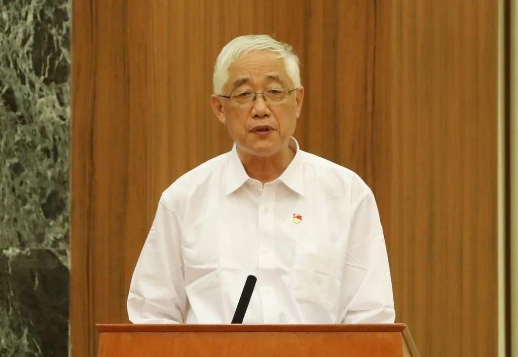 李大钊孙子被举报贪污，中纪委调查后：李厅长20年骑坏4辆自行车。
在安徽省的大街