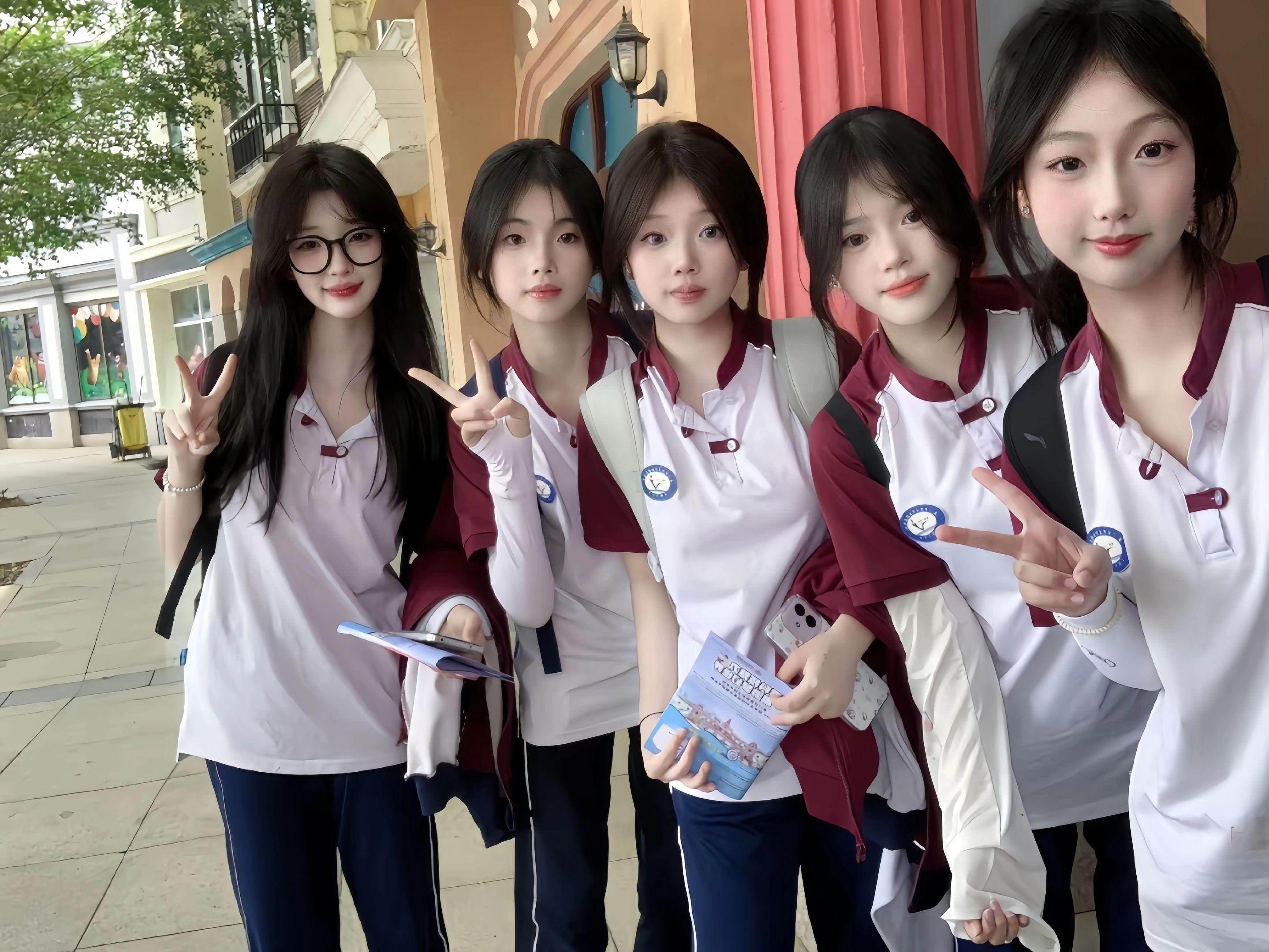 万物与我皆是自由诗 不活在任何人期望的人设里  （小婷专属西施大王0816）