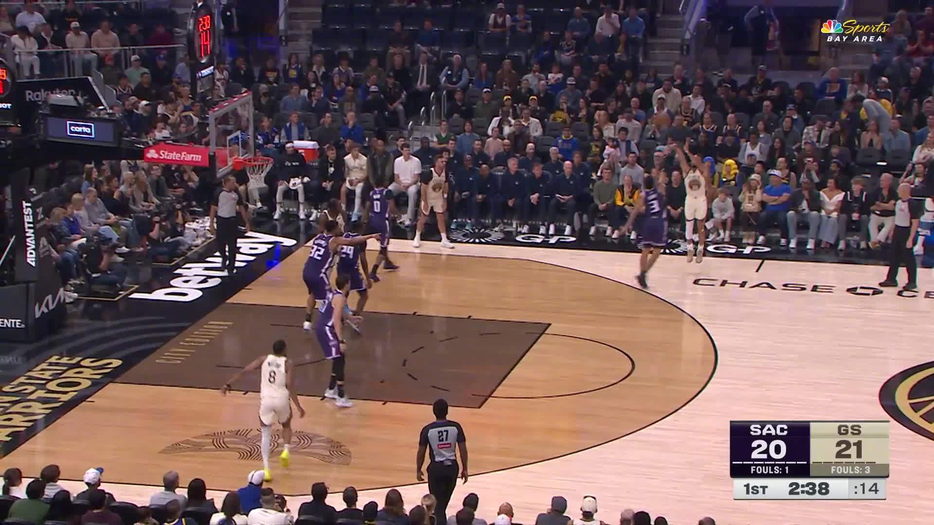 库里侧翼三分！！勇士24:20国王。国王vs勇士