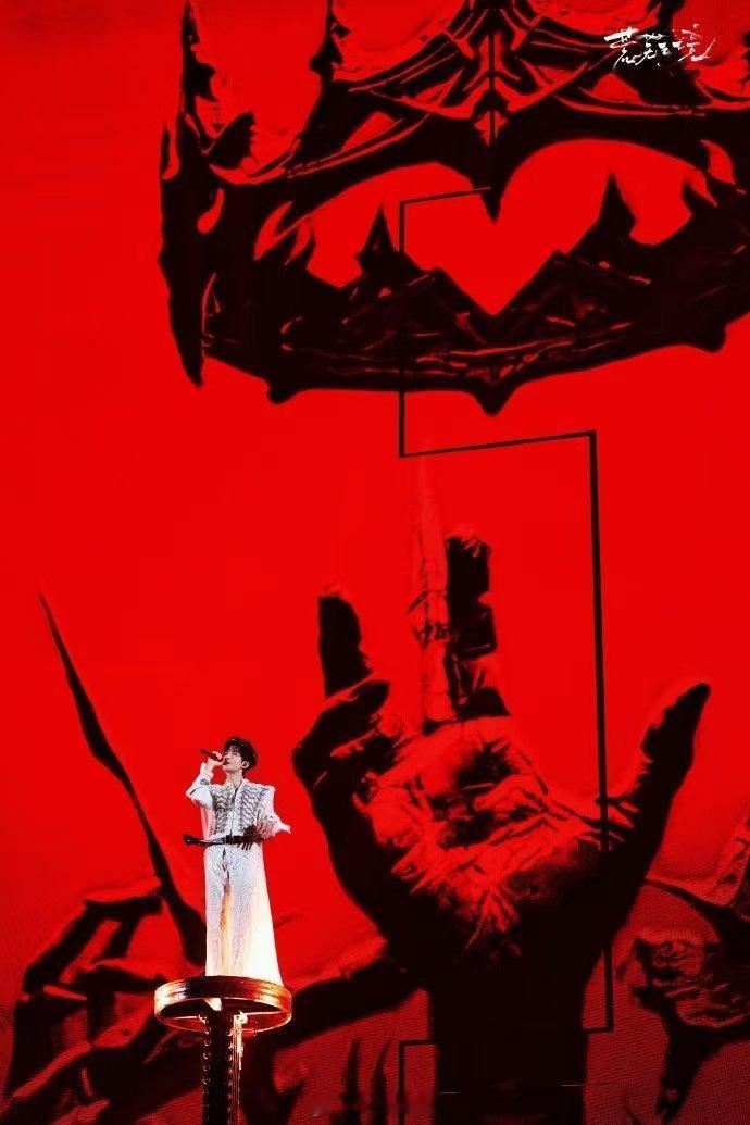 陈楚生演唱会花车 荒芜之境开出童话之花！花车巡游氛围感绝了，灯光、音乐和六毛元素