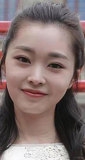 宋轶早期颜值真的太绝了！清清淡淡的淡颜系长相，辨识度超高，越品越有味道～ 