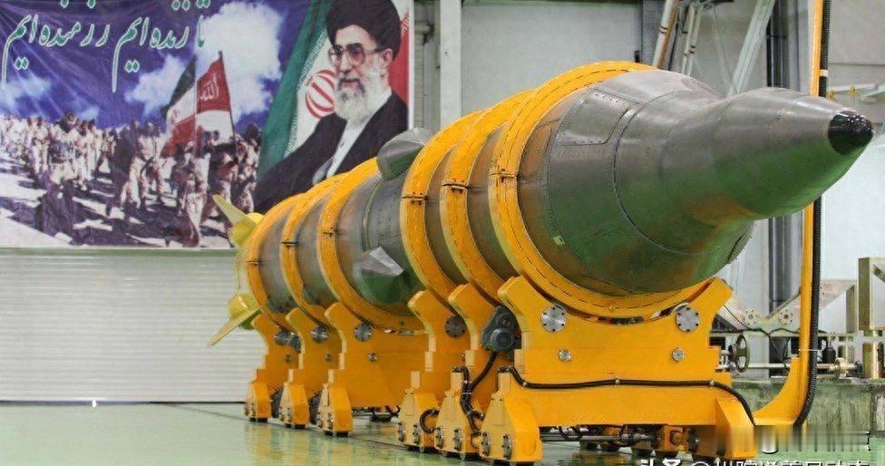 美军航母全到位，伊朗谈判拖到月底，真打不打？
今天是2月20号，中东那边空气都快