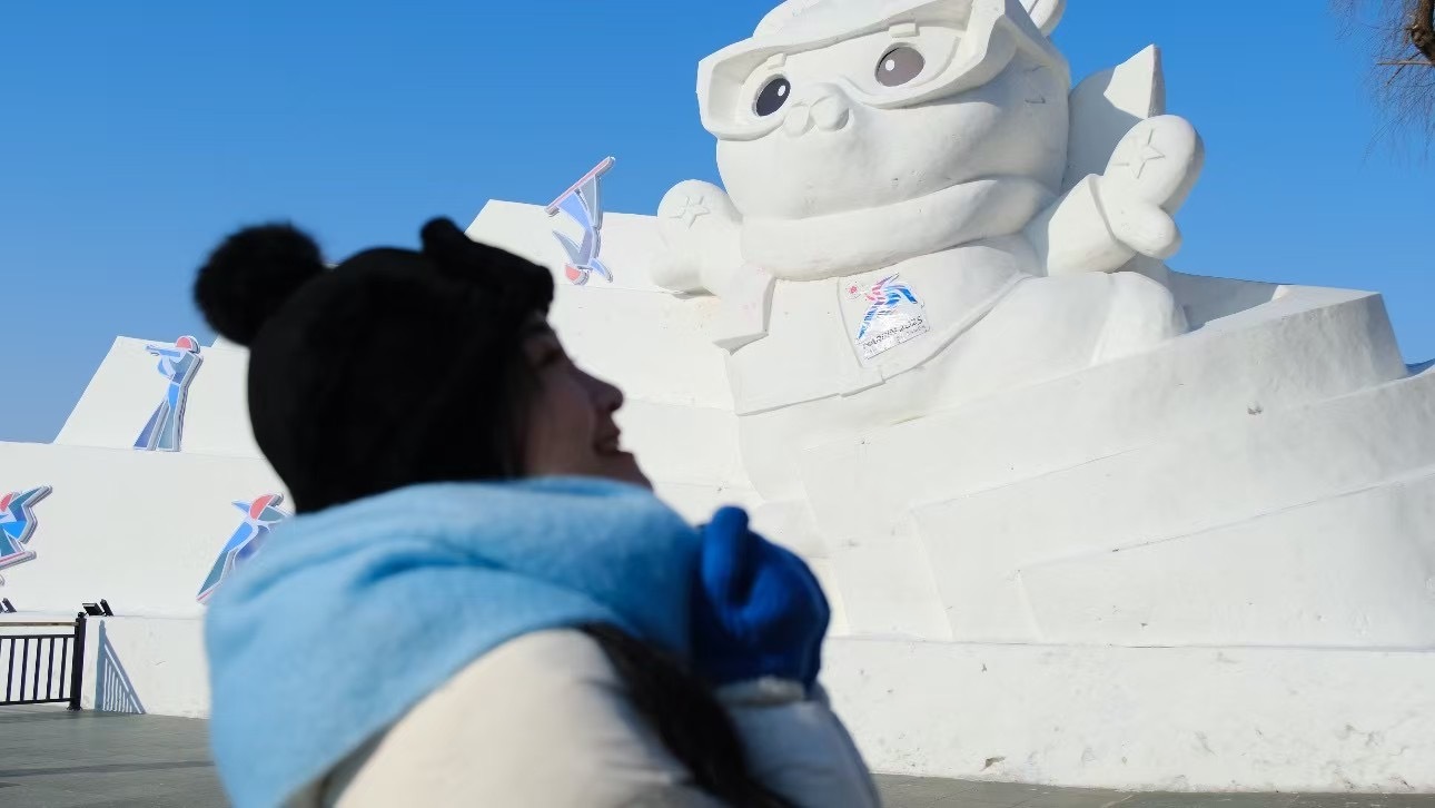 ❄️哈尔滨的冬天，又多了不少好玩的，第一次抽冰嘎…竟然不知道如何让它启动。 