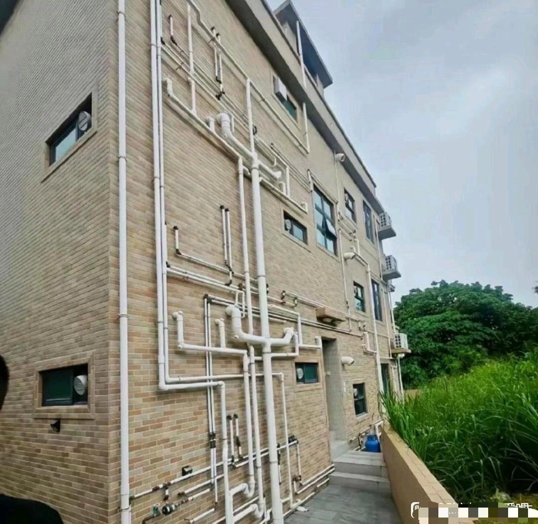 就是为什么香港房子不漏水的原因吧 
