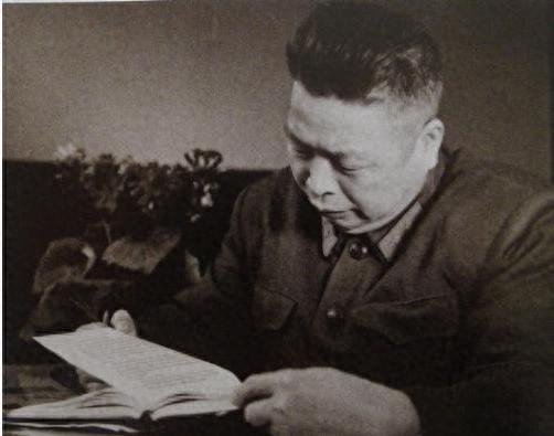 解放战争时期，各野战军的六纵皆是王牌主力，他们的司令员分别都是什么军衔？
195