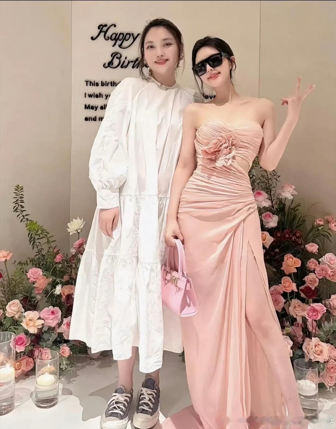 OMG！这是赵露思吗？怎么又长的不一样了 