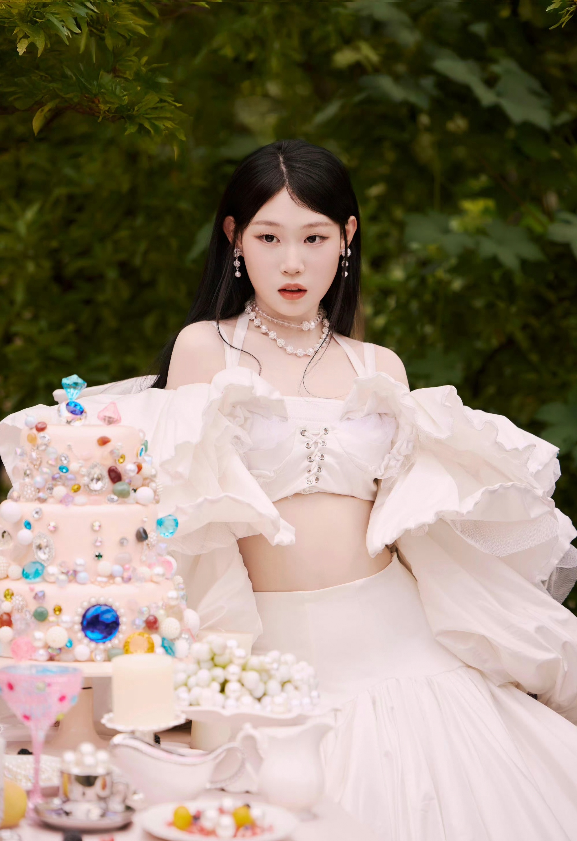 对沈佳润是小孩有了实感看她上台表演，出专辑发歌，总有种邻家小孩终于长大了的感觉[