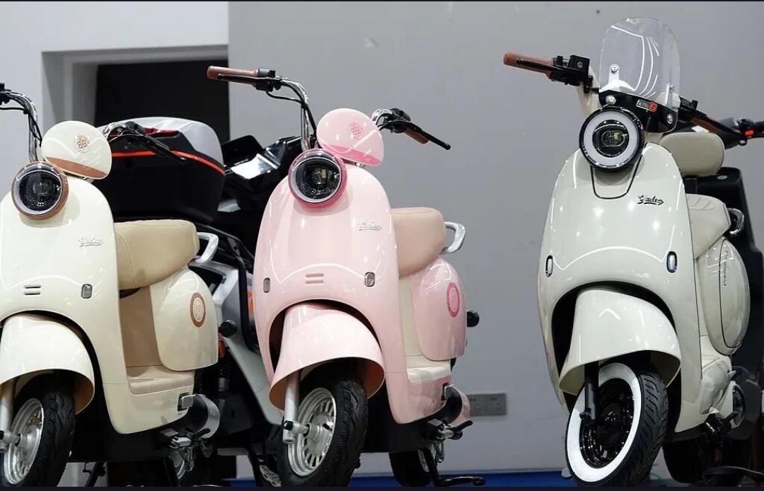 新国标电动自行车全面实施，能否安全带娃？超速会断电？真相揭秘！
新国标电动自行车