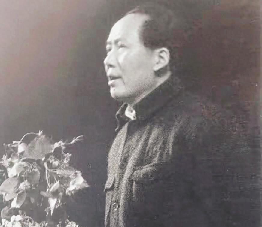 毛主席为维护国家安全的六次超强决策，也是维护国家领土主权和安全的强大决心！1、为