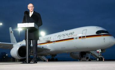 德国总理默茨在访华之前做了一段演讲，信息量很大，态度很隐患。
 
首先他祝中国人