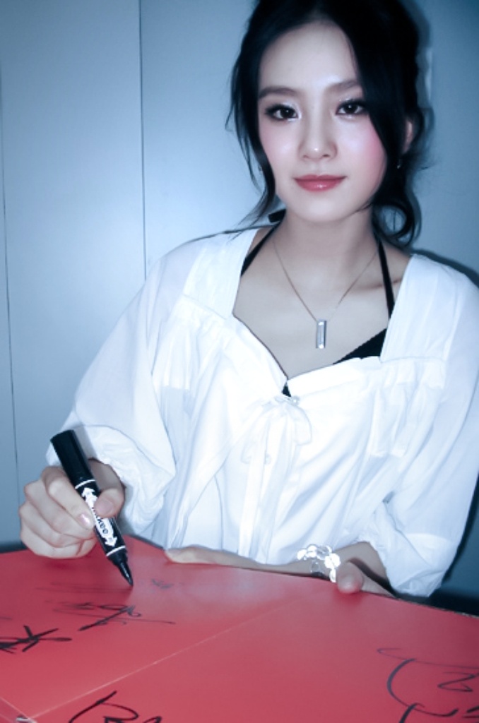 就这么东一棒子西一榔头地修图，看到啥修啥百变小诗 