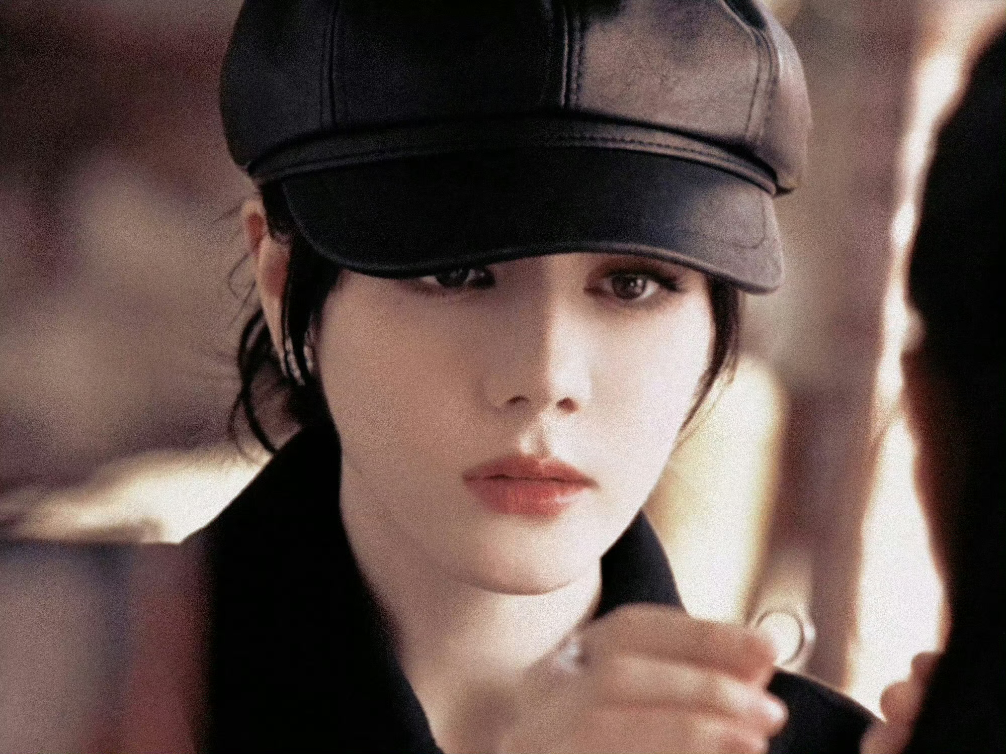 迪丽热巴演了爱你老己建议马上播！虽然不能同时拥有一切，我宣布你两原地结婚，全世界