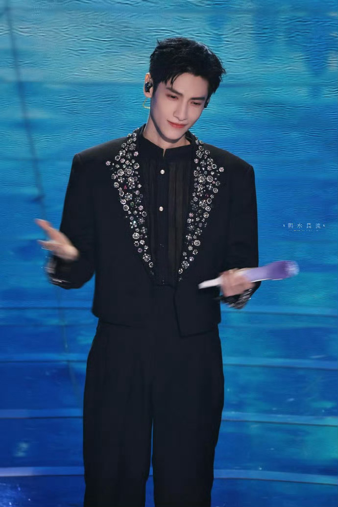 杨丞琳替舅妈追星罗云熙我也爱对人了
