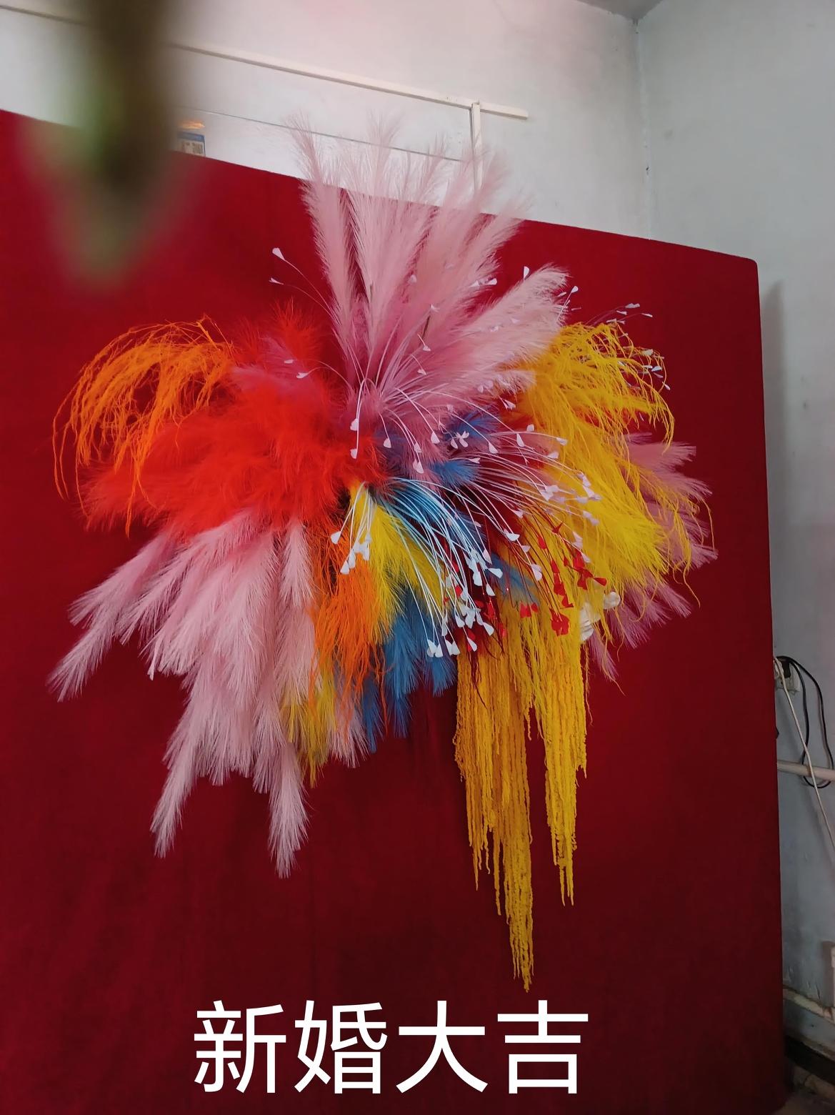 新婚大吉的合影超有纪念意义，给大家分享两处绝美婚拍风景。
青岛八大关海边礁石是热