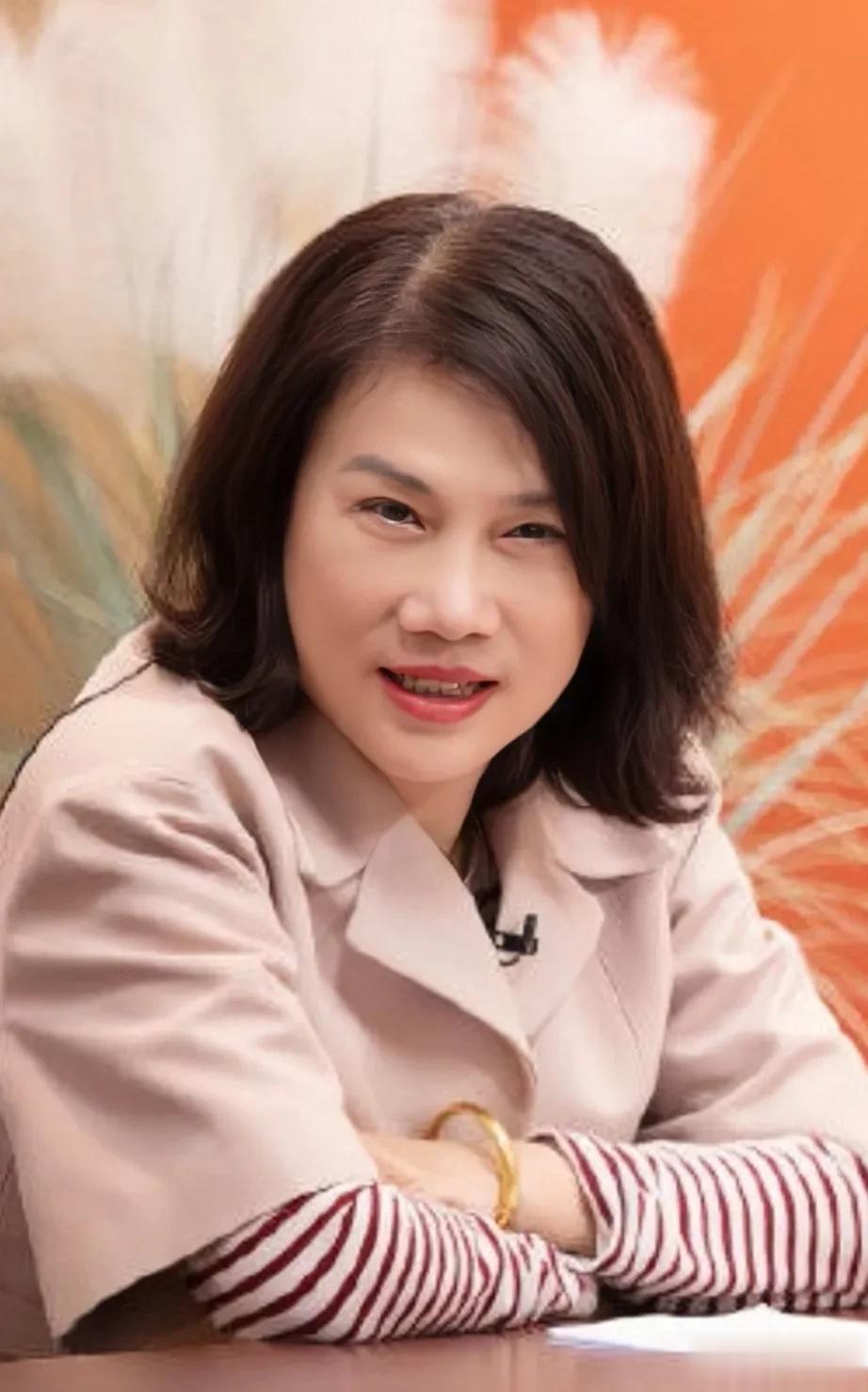 企业家董明珠，谈到格力招聘，忍不住吐槽说:我经常看到有些应聘者，读了几年大学，来