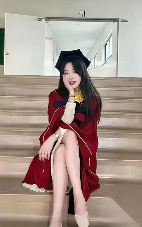 刚刷到个消息

气得我手都抖

那个之前传失联的在韩中国女留学生，居然真的确认遇