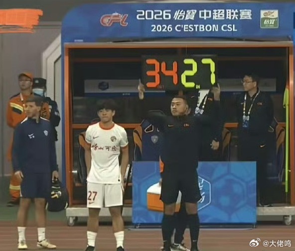邝兆镭中超首秀太不容易了，亦是董路麾下的中国足球小将中最受关注、影响力最大的头牌