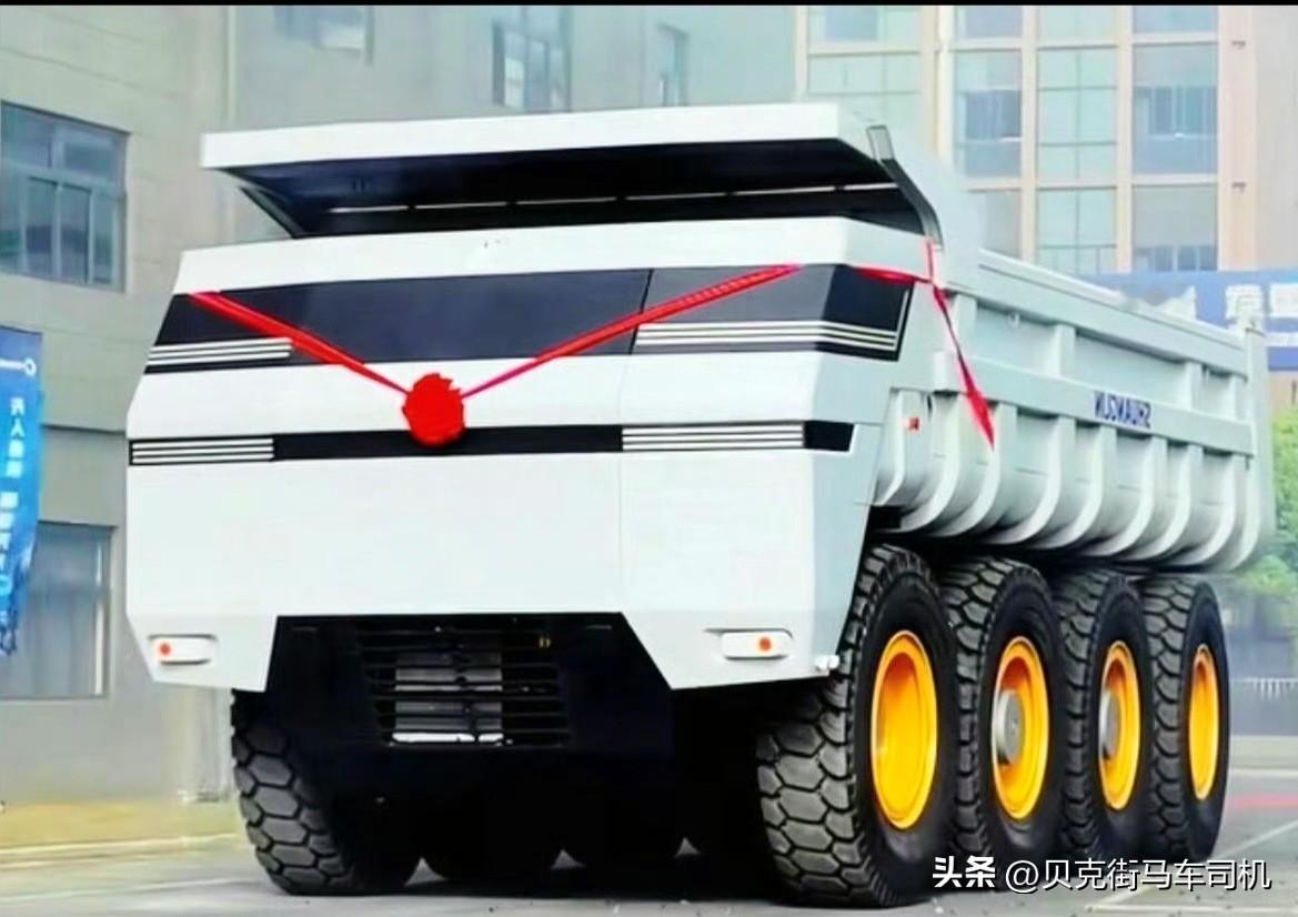 纯电无人矿车发布。
好酷啊，有一种90年代日本科幻动画的感觉！
这才是无人AI技