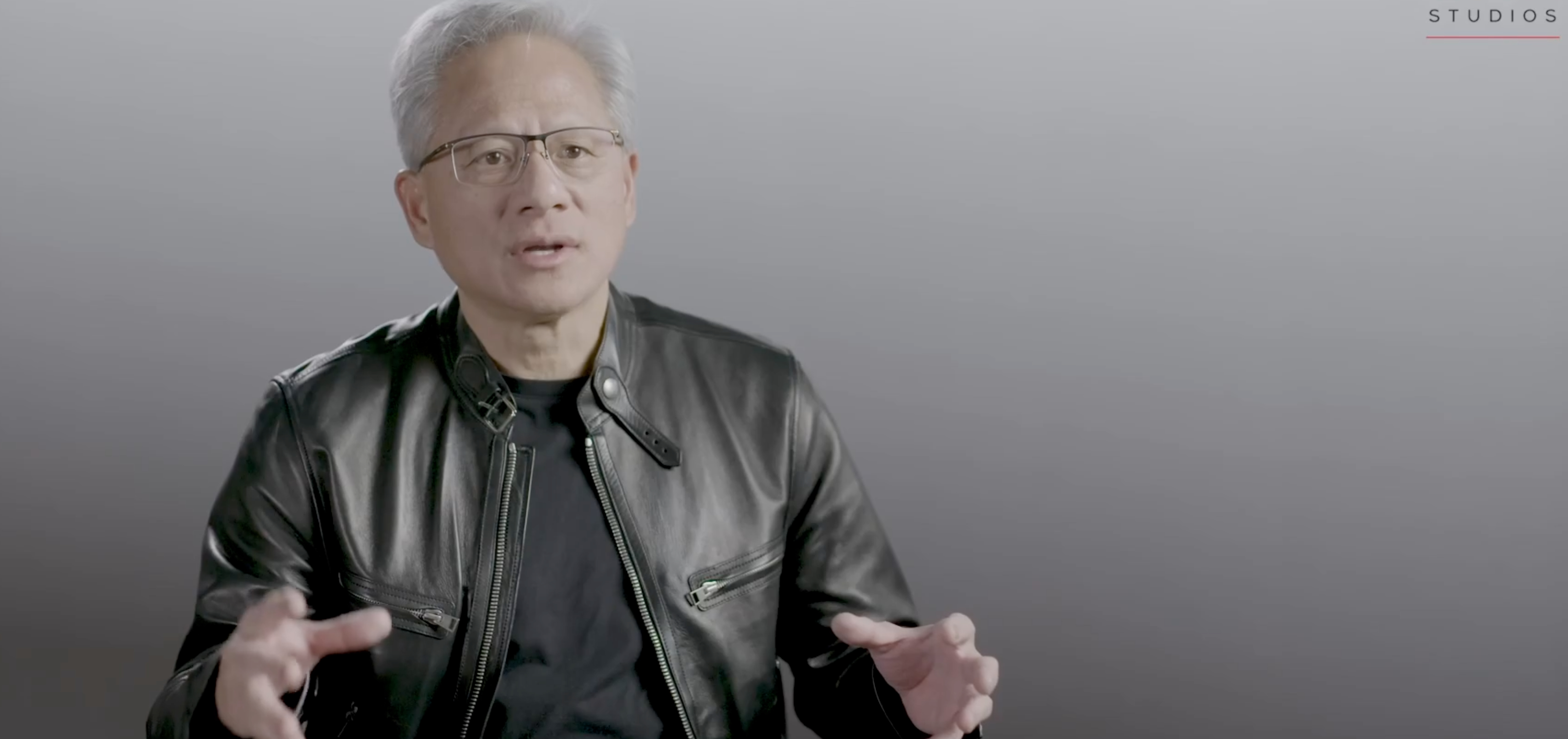 时代周刊采访中黄仁勋说：“世界没有意识到的是，人工智能行业有多么依赖杰出的中国学