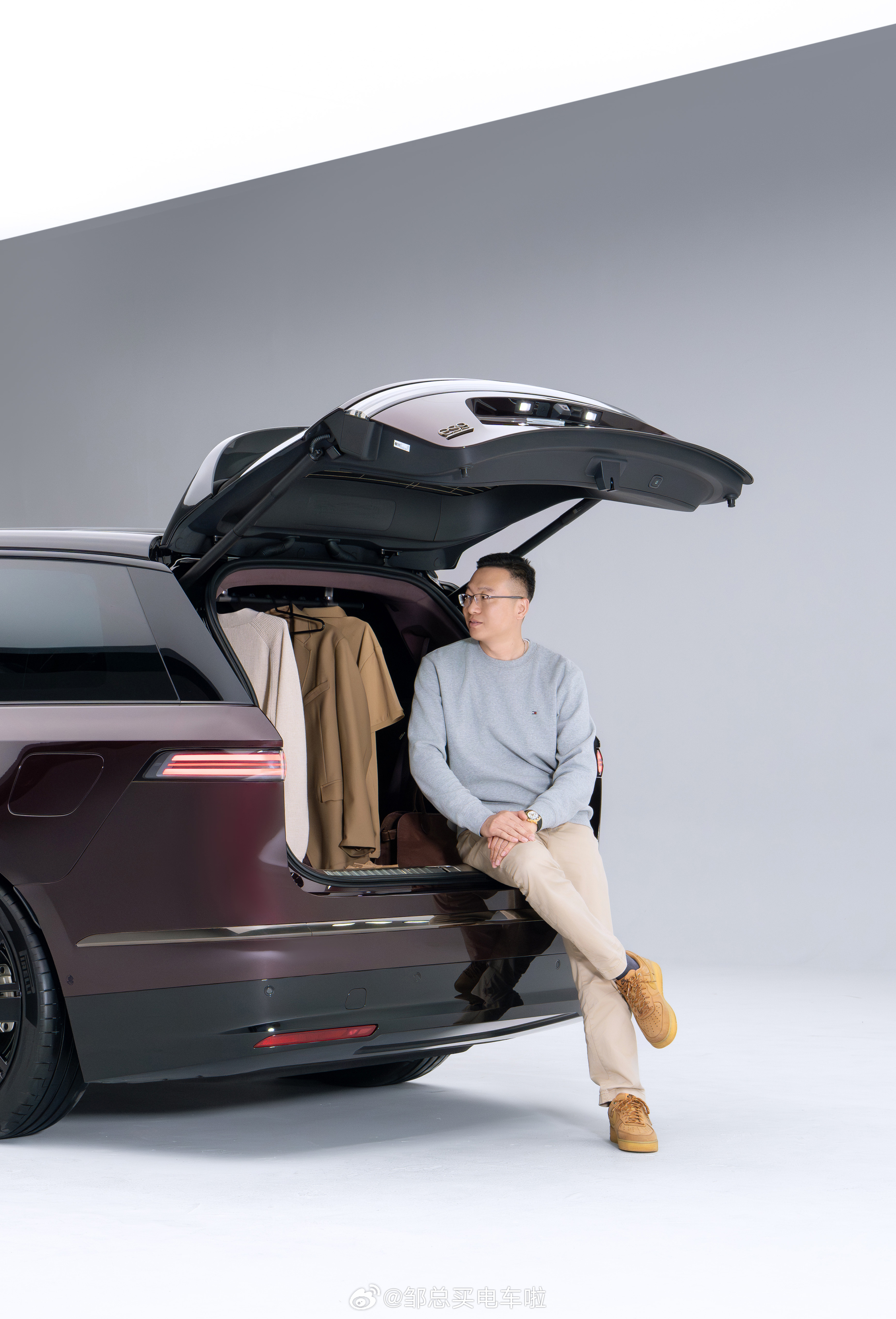 要我说，既能天地纵览，亦可从容优雅。邹总买电车啦蔚来es9蔚来