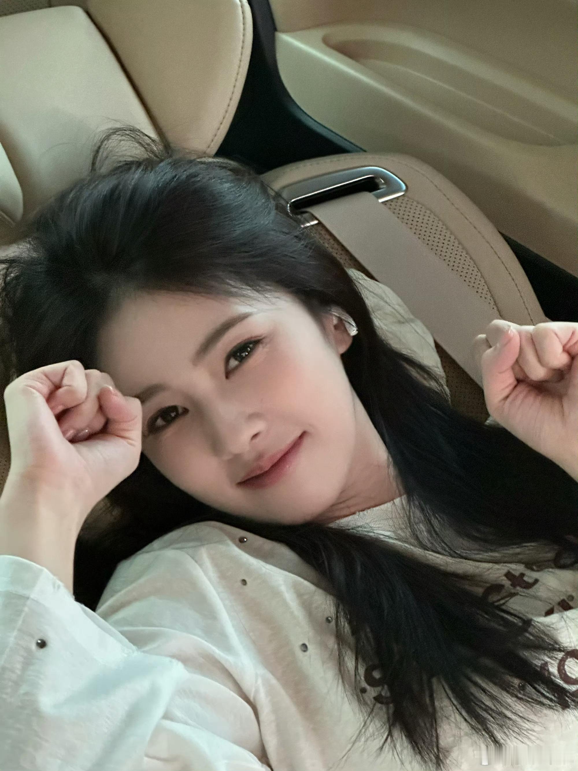 白鹿瘦成啥样了 演员不同状态不同角色[爱你]天气炎热拍摄辛苦，🍍好好吃饭～期待