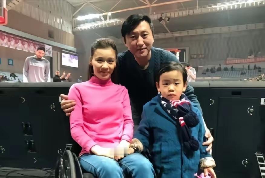 44岁桑兰瘫痪27年近况曝光，嫁给资产千万老公，11岁儿子让她骄傲