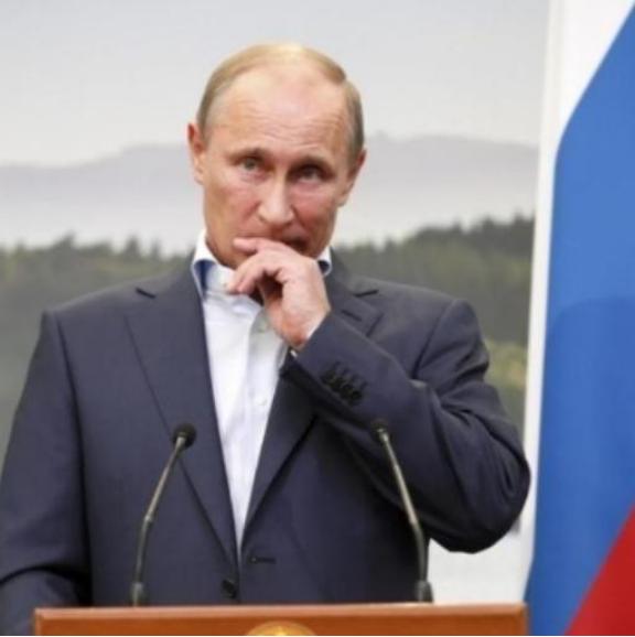 为什么说中国得防着点俄罗斯？说白了，普京今年73岁，这位掌舵俄罗斯26年的硬汉终