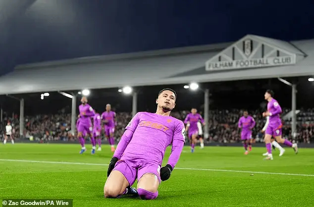 根据《邮报》的报道，若曼联希望在一月签下狼队中场若昂-戈麦斯，可能需要支付约50