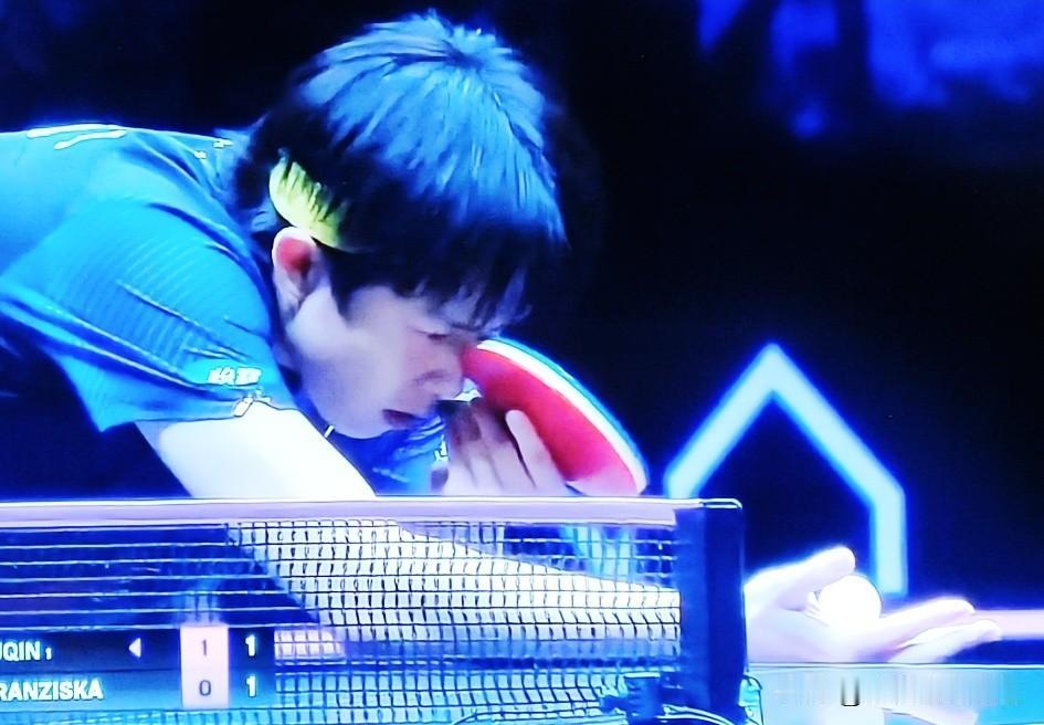 王楚钦3-0横扫弗朗西斯卡，挺进WTT重庆冠军赛男单八强!


北京时间3月12