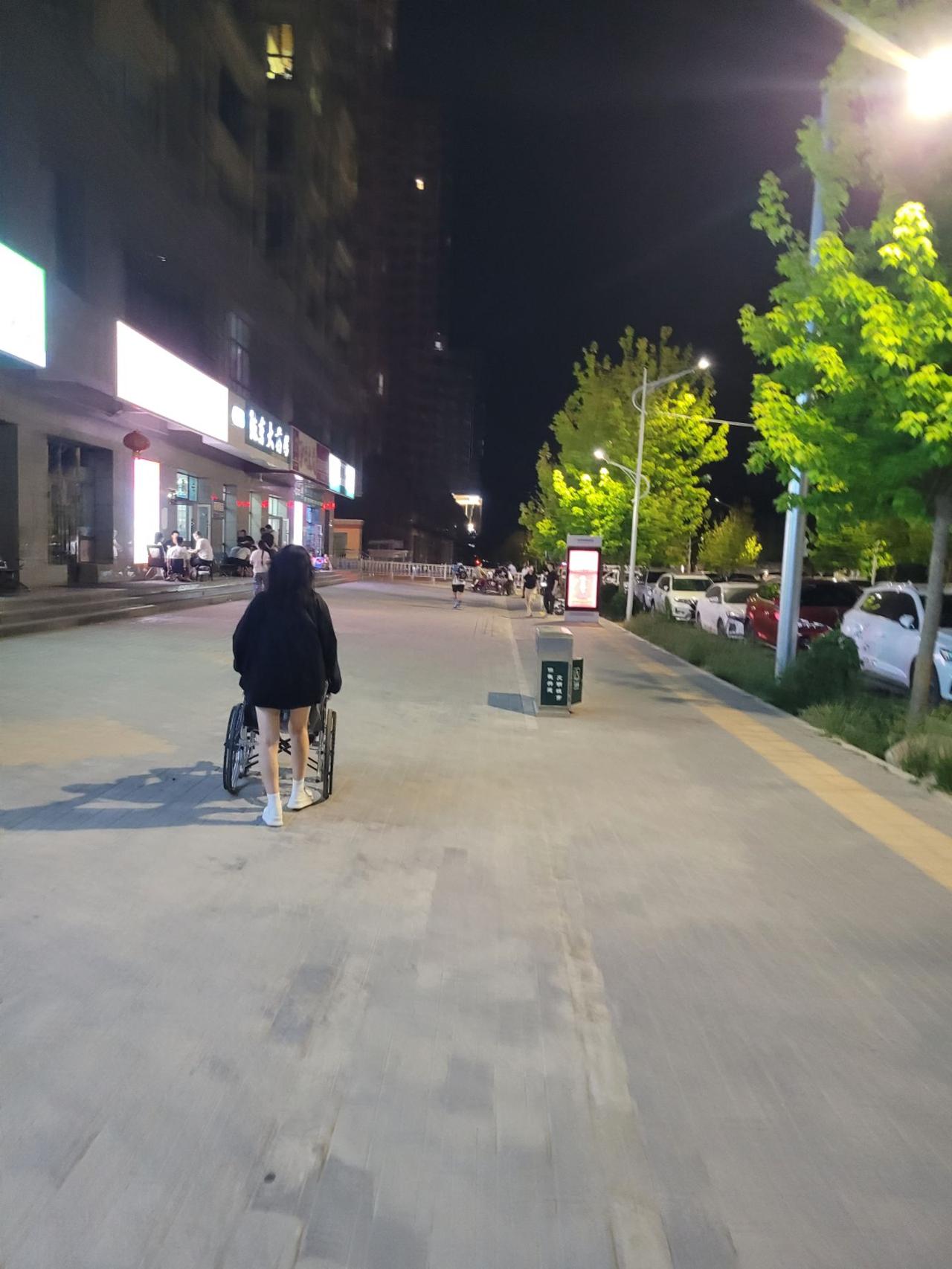今天又和老公大吵一架，因为我爸得了癌，我对弟弟说：爸看病的医药费我和你共同承担！