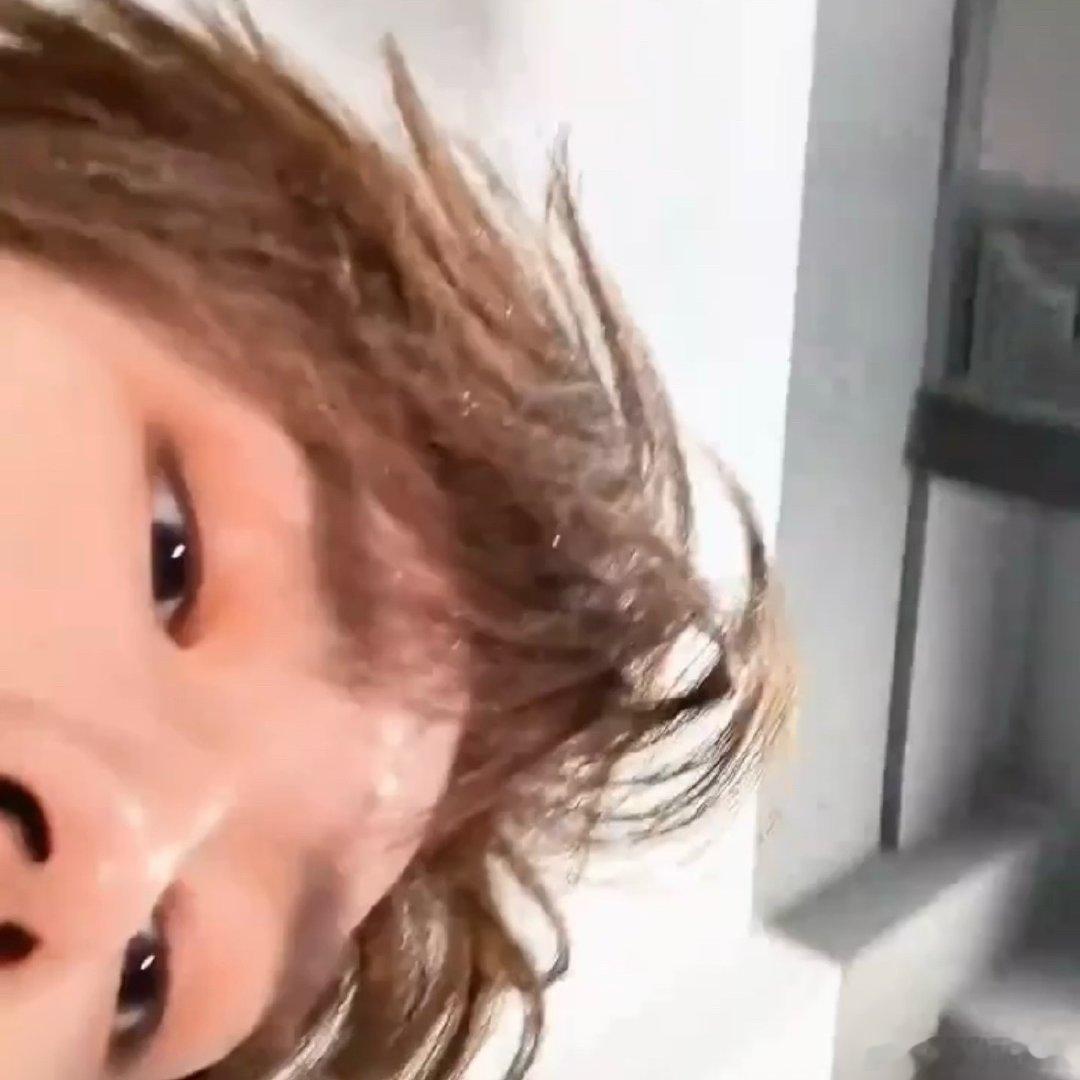 给宝贝玩了一分钟手机后我的相册 
