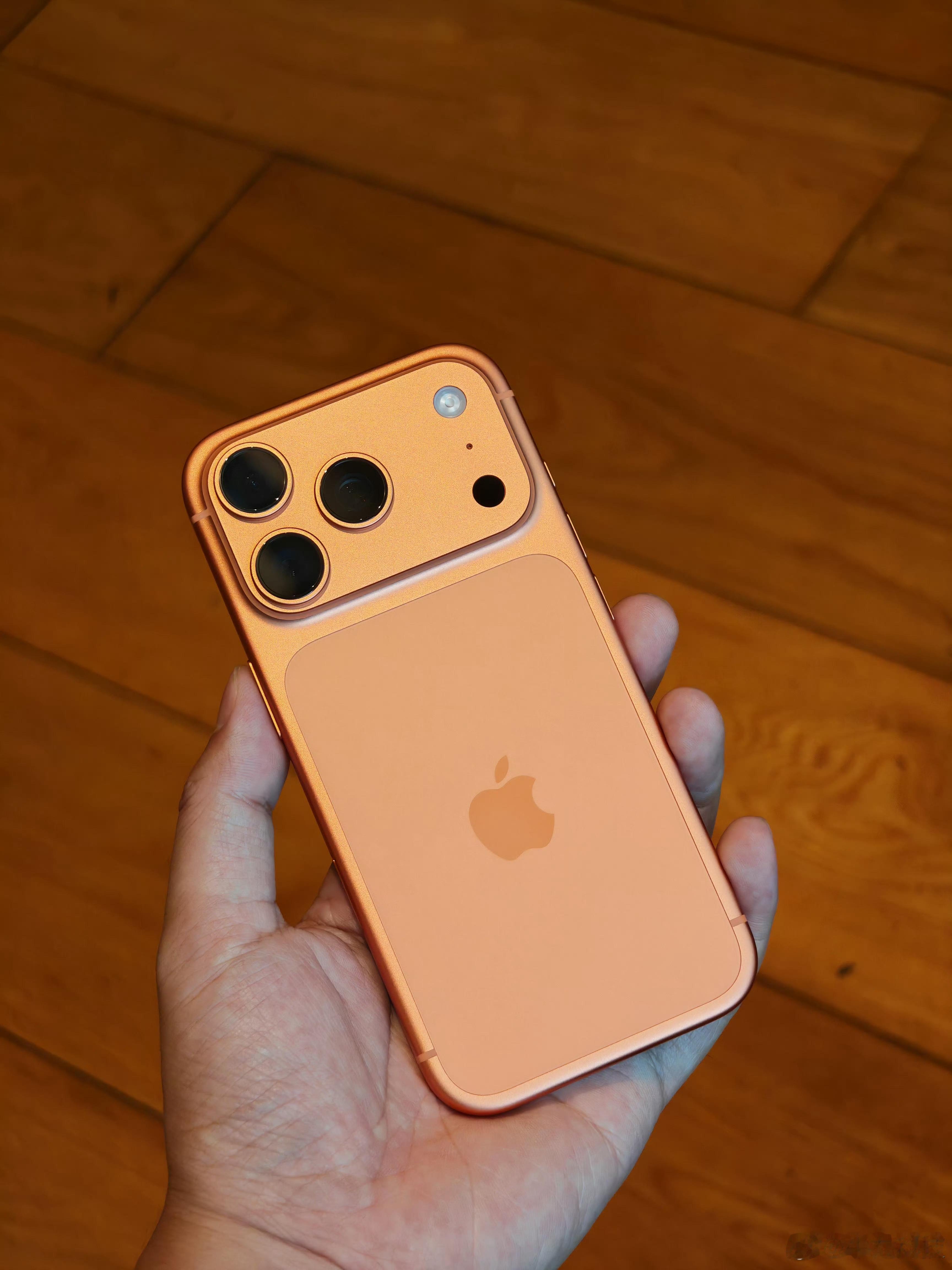 呜呜呜，后悔买iPhone17 Pro橙色了！现在觉得好丑，怎么办？！