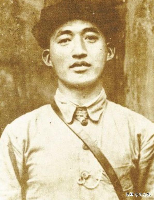 1933年5月，七里坪战役战事胶着，国民党民团在豫鄂边境大肆扫荡、搜刮粮食，百姓