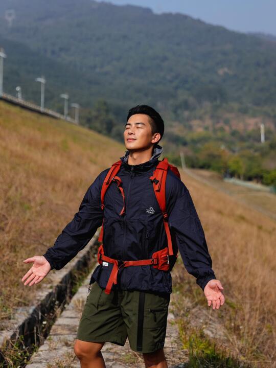 小时候家乡也很美 可是回不去了