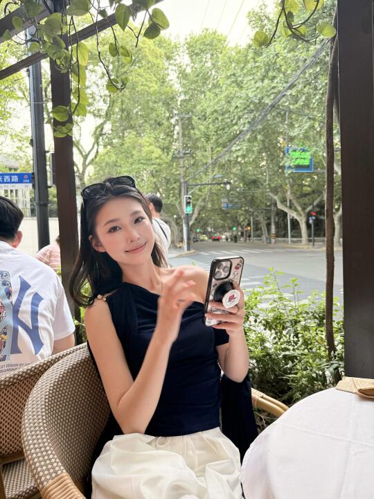 假装在度假🪻