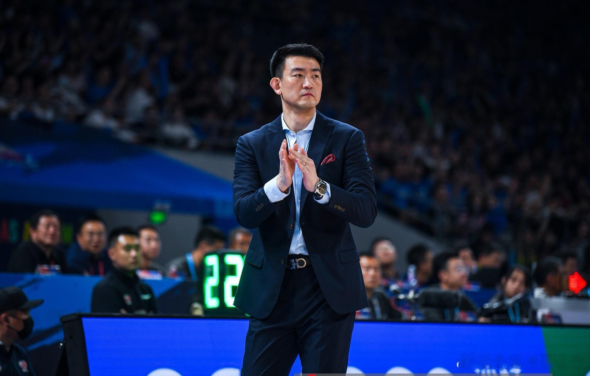 “广厦现在的防守就是这个思路，既然cba很多球队全靠外援得分，既然我的防守资源多