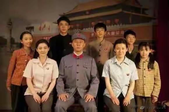 父母爱情真的只是歌颂赞美爱情吗？看看男主江德福的五个子女就知道了。
1.老大江卫