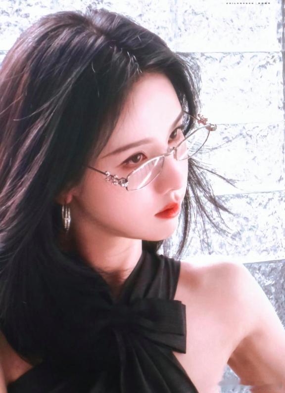 陈都灵其实路线没什么大错，问题可能出在平番对象不太对路。她如果搭侯明昊、丁禹兮、
