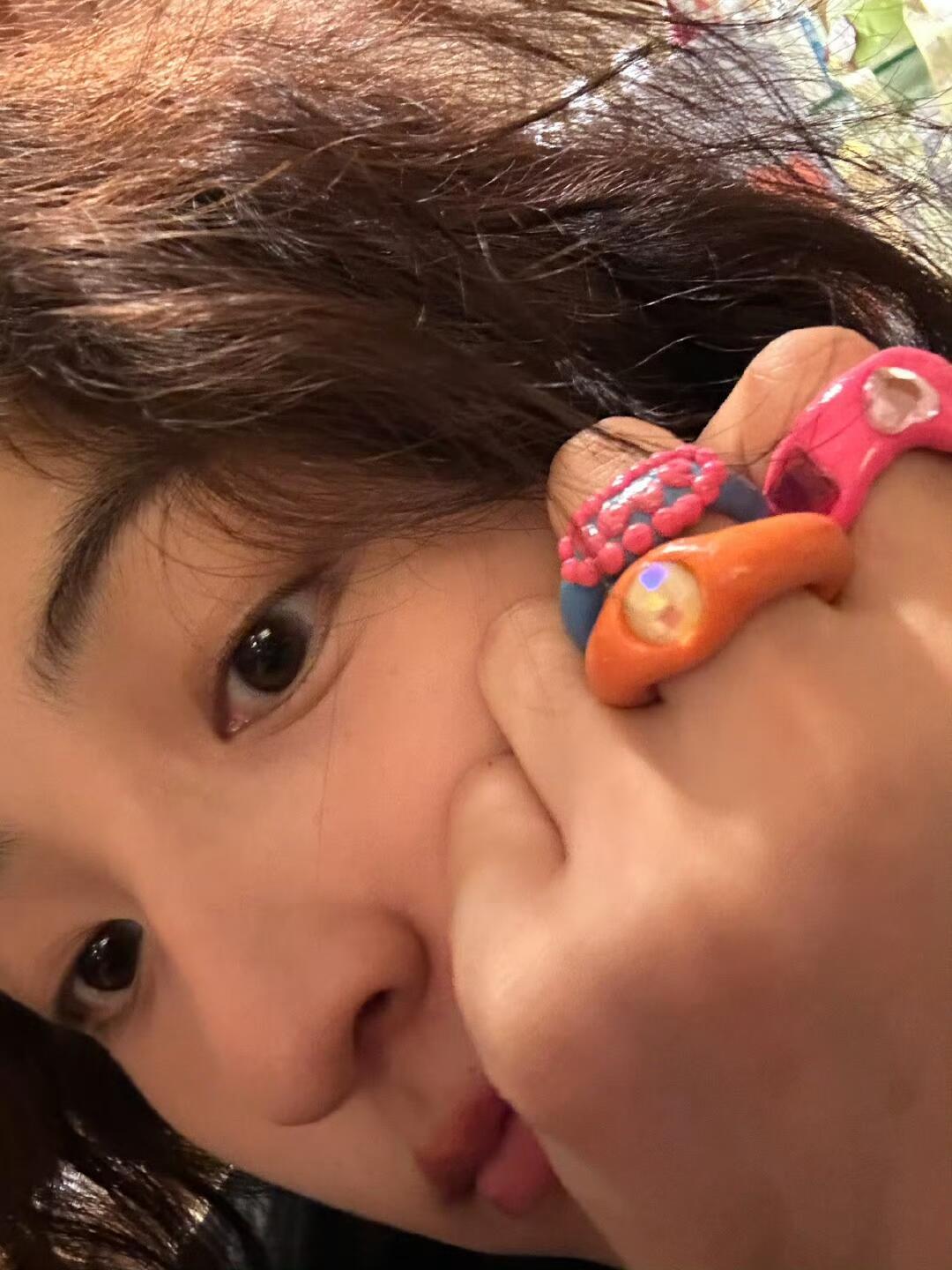 张子枫怼脸拍也是一绝！ 