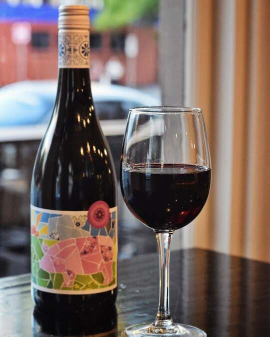利纳特酒园猪罗记西拉干红葡萄酒