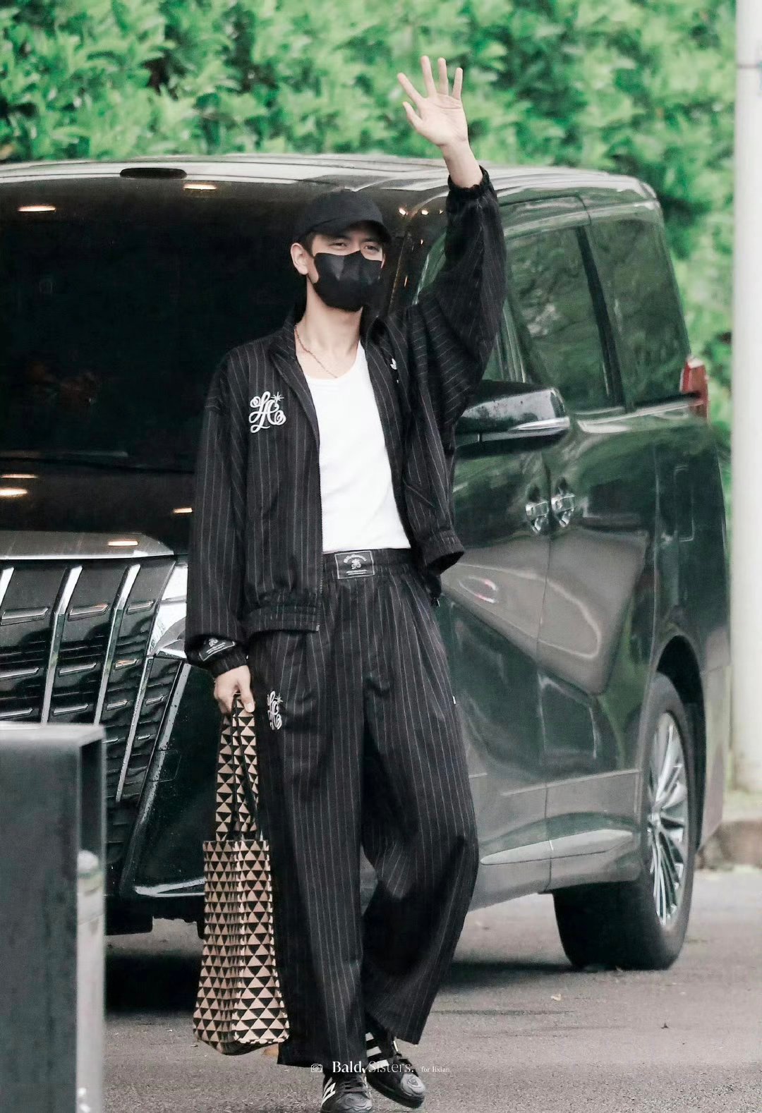 李现出发上海，期待明天上海活动