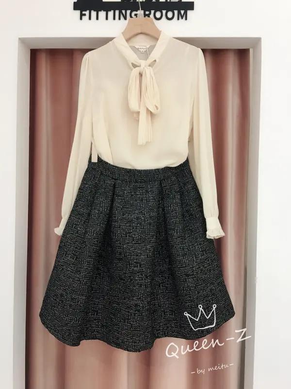 1月18日江苏，女生网购了一条m码的裙子 ，太大换了一条，等了十来天，没想到商家