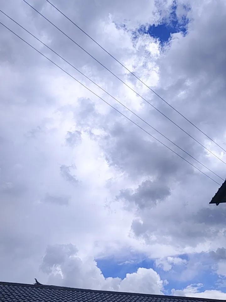 分享一张蓝天白云照片
