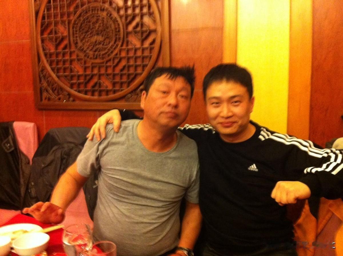 [太阳]1986年，年仅17岁的战士孟宪伟满身是血，胸口插着钢刀，硬是一步步走到