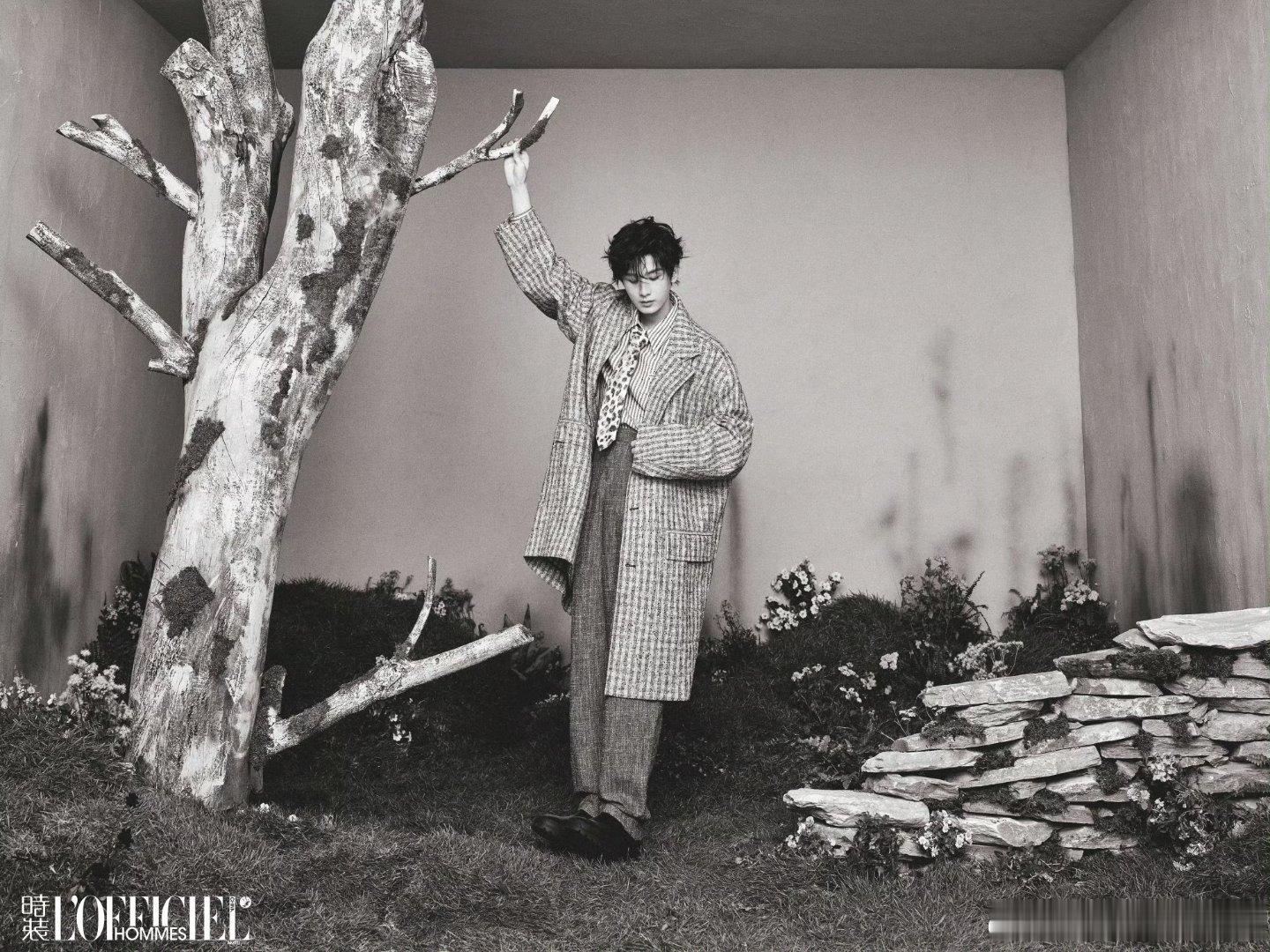 成毅两京十五日cy成毅朱瞻基我正开着灯玩手机，忽然觉得周围都暗了下来，原来是手机