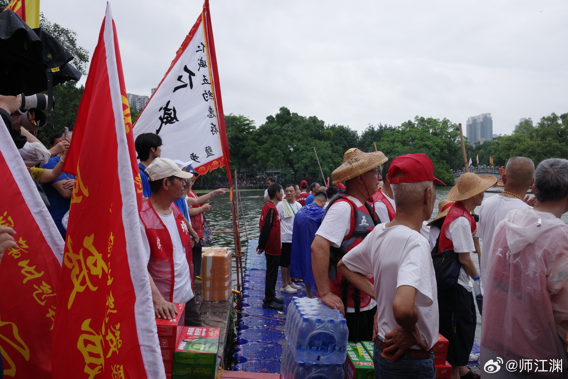 热热闹闹的荔湾湖龙舟互动现场图（一）理光GR4 广州·萨莉亚意式餐厅(恒宝广场店
