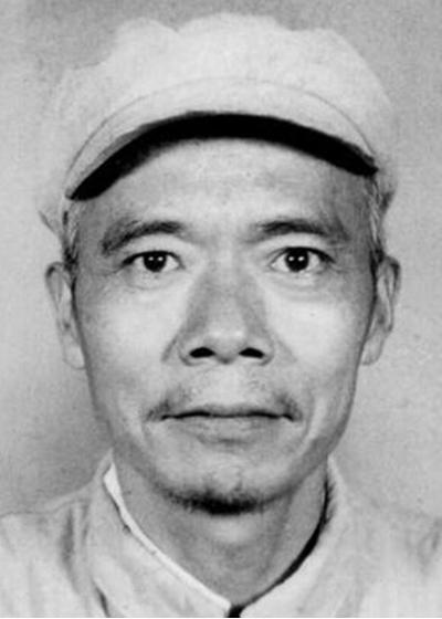 1937年，地下党员涂作潮与邻居打牌，闲聊中，邻居突然不说话，还凑到他耳边，轻声